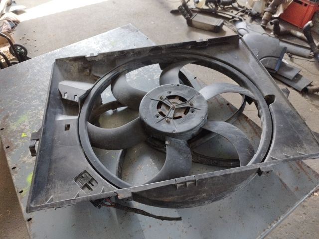 bontott BMW 3 E91 Hűtőventilátor