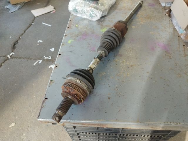 bontott BMW 3 E91 Jobb Féltengely