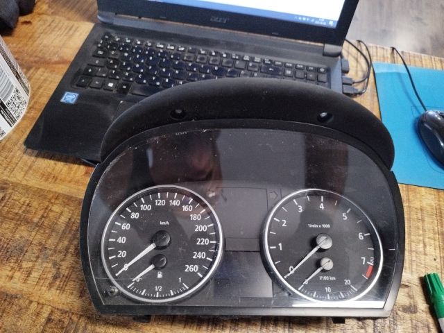 bontott BMW 3 E91 Kilométeróra