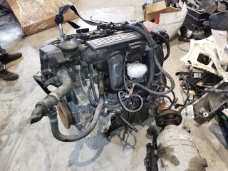 bontott BMW 3 E91 Motor (Fűzött blokk hengerfejjel)