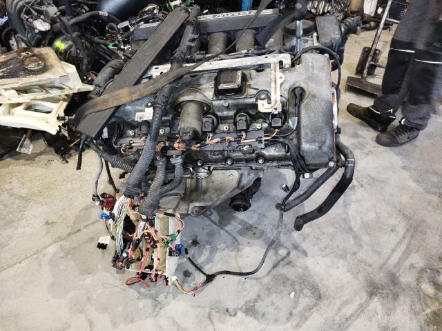 bontott BMW 3 E91 Motor (Fűzött blokk hengerfejjel)