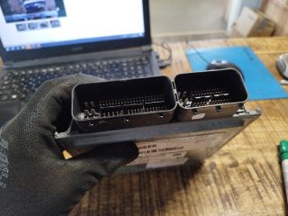 bontott BMW 3 E91 Motorvezérlő