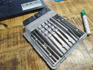 bontott BMW 3 E91 Motorvezérlő