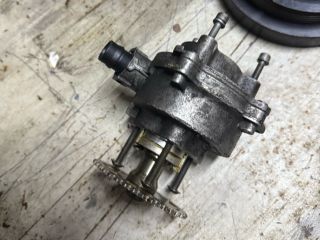 bontott BMW 3 E91 Vákumpumpa