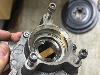 bontott BMW 3 E91 Vákumpumpa