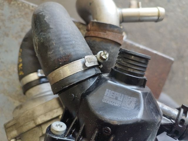 bontott BMW 3 E91 Vízpumpa