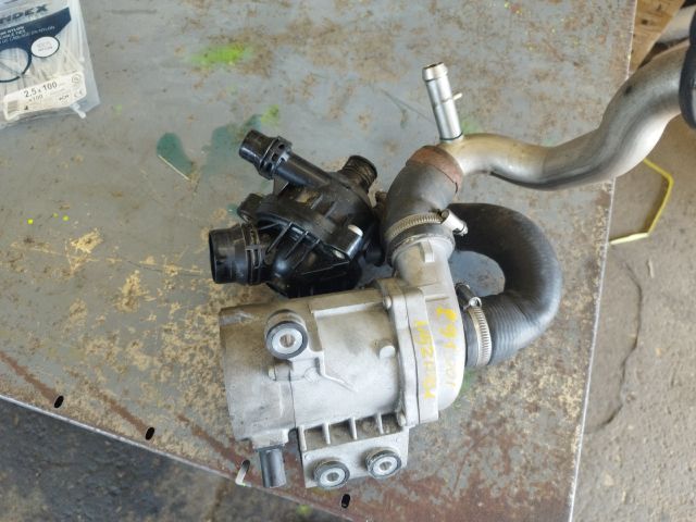 bontott BMW 3 E91 Vízpumpa