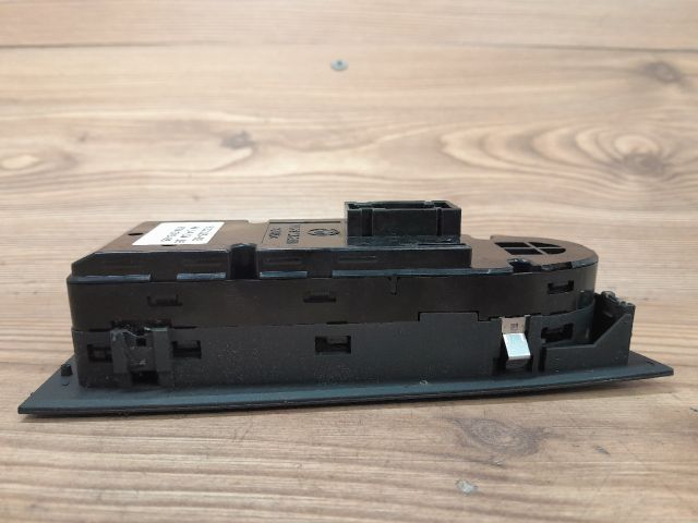 bontott BMW 3 E91 Ablakemelő és Tükör Kapcsoló