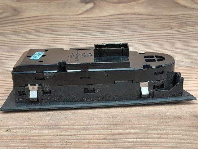 bontott BMW 3 E91 Ablakemelő és Tükör Kapcsoló