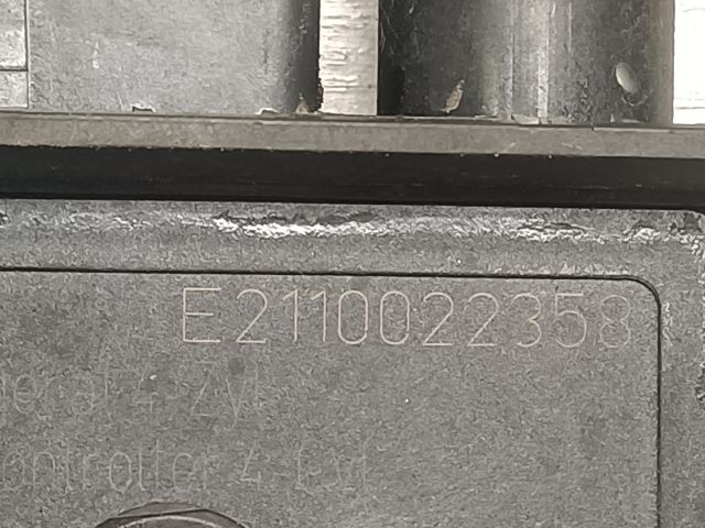 bontott BMW 3 E91 Akkumulátor Saru Elektronikával