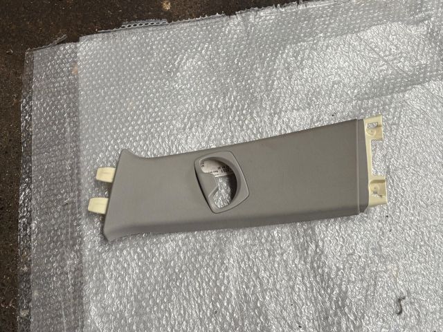 bontott BMW 3 E91 Bal B Oszlop Burkolat