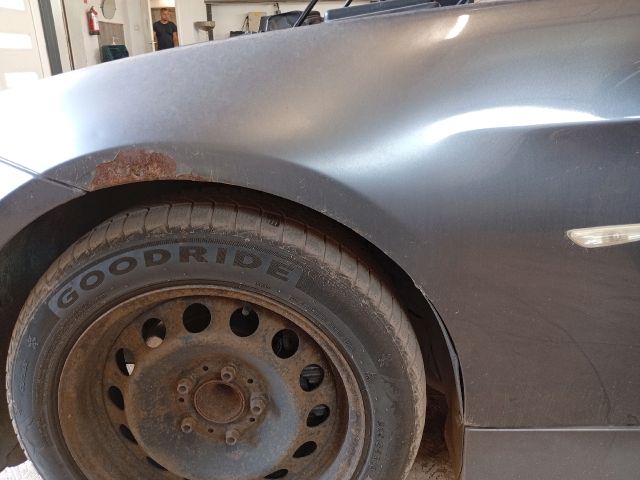 bontott BMW 3 E91 Bal B Oszlop Burkolat