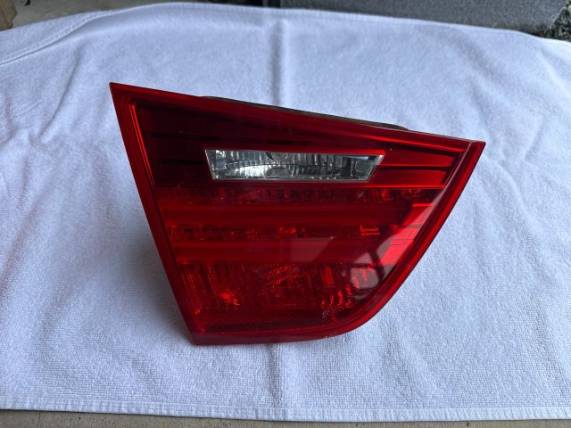 bontott BMW 3 E91 Bal Belső Hátsó Lámpa