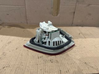 bontott BMW 3 E91 Bal Belső Hátsó Lámpa