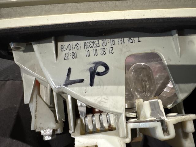 bontott BMW 3 E91 Bal Belső Hátsó Lámpa