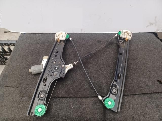 bontott BMW 3 E91 Bal első Ablakemelő Szerkezet (Elektromos)