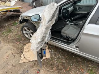 bontott BMW 3 E91 Bal első Ajtó (Üres lemez)