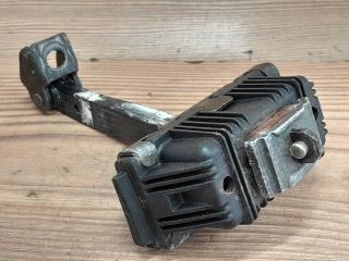 bontott BMW 3 E91 Bal első Ajtóhatároló