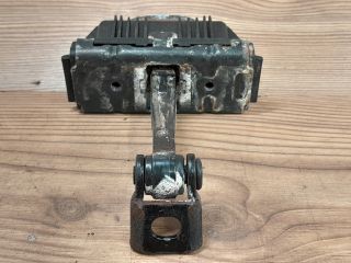 bontott BMW 3 E91 Bal első Ajtóhatároló