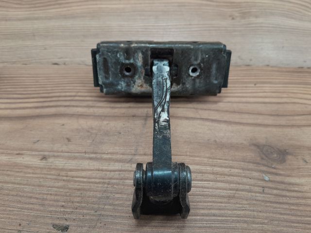 bontott BMW 3 E91 Bal első Ajtóhatároló