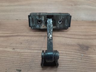 bontott BMW 3 E91 Bal első Ajtóhatároló