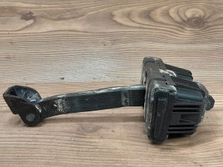 bontott BMW 3 E91 Bal első Ajtóhatároló