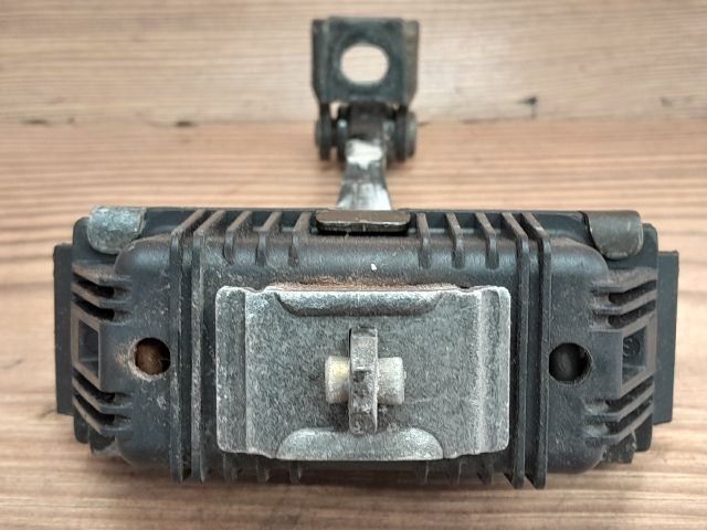 bontott BMW 3 E91 Bal első Ajtóhatároló