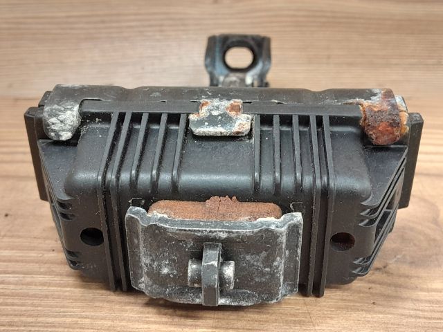 bontott BMW 3 E91 Bal első Ajtóhatároló