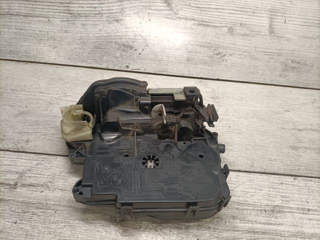 bontott BMW 3 E91 Bal első Ajtózár