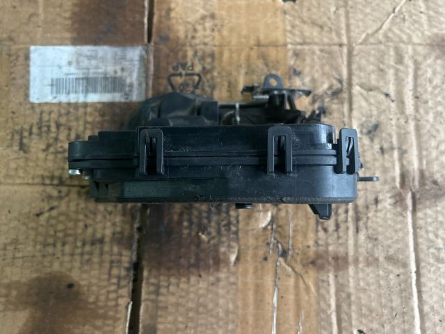 bontott BMW 3 E91 Bal első Ajtózár