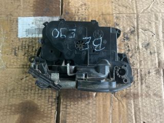 bontott BMW 3 E91 Bal első Ajtózár