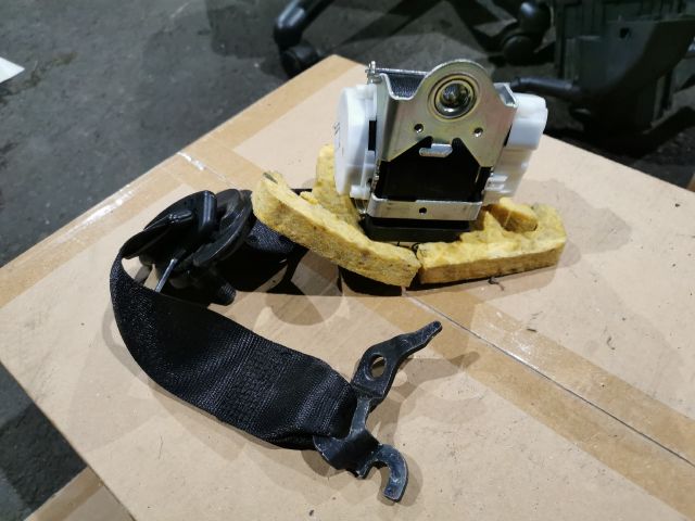 bontott BMW 3 E91 Bal első Biztonsági Öv