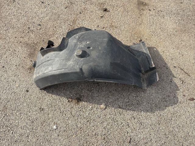 bontott BMW 3 E91 Bal első Hátsó Dobbetét (Kerékjárati, Műanyag)