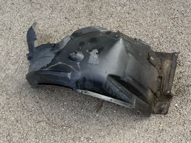 bontott BMW 3 E91 Bal első Hátsó Dobbetét (Kerékjárati, Műanyag)