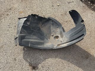 bontott BMW 3 E91 Bal első Hátsó Dobbetét (Kerékjárati, Műanyag)