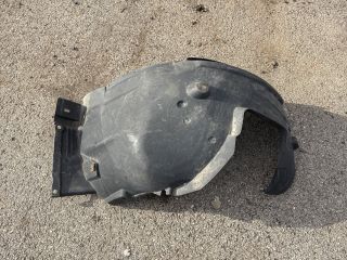 bontott BMW 3 E91 Bal első Hátsó Dobbetét (Kerékjárati, Műanyag)