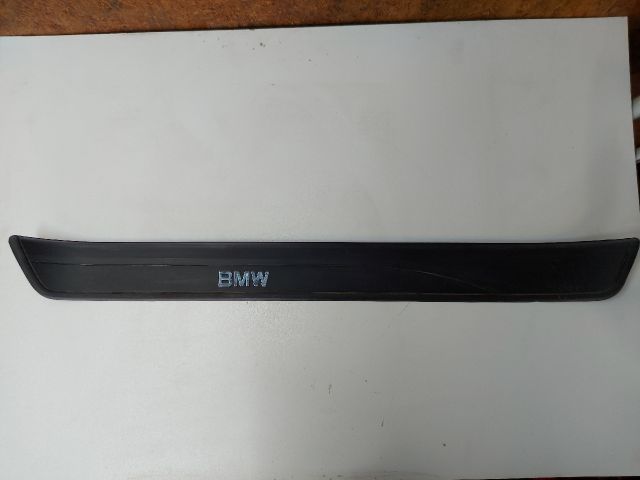 bontott BMW 3 E91 Bal első Küszöb Díszléc