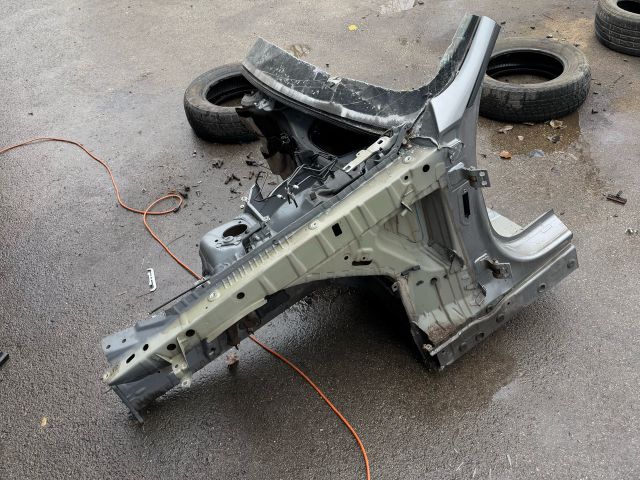 bontott BMW 3 E91 Bal első Negyed Karosszéria Csomag