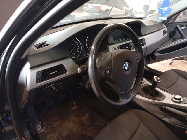 bontott BMW 3 E91 Bal első Sárvédő