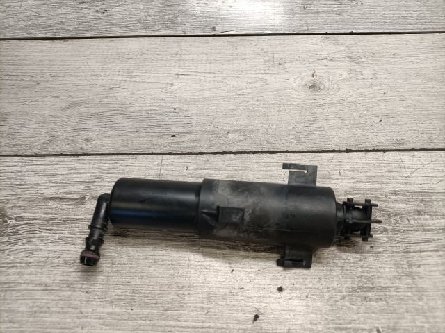 bontott BMW 3 E91 Bal Fényszórómosó Fúvóka