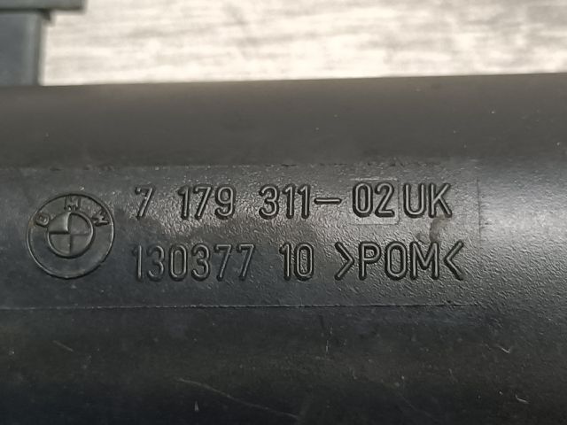 bontott BMW 3 E91 Bal Fényszórómosó Fúvóka