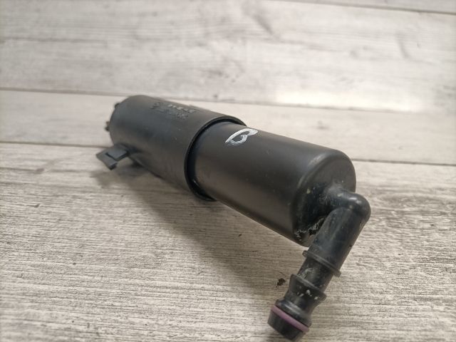 bontott BMW 3 E91 Bal Fényszórómosó Fúvóka