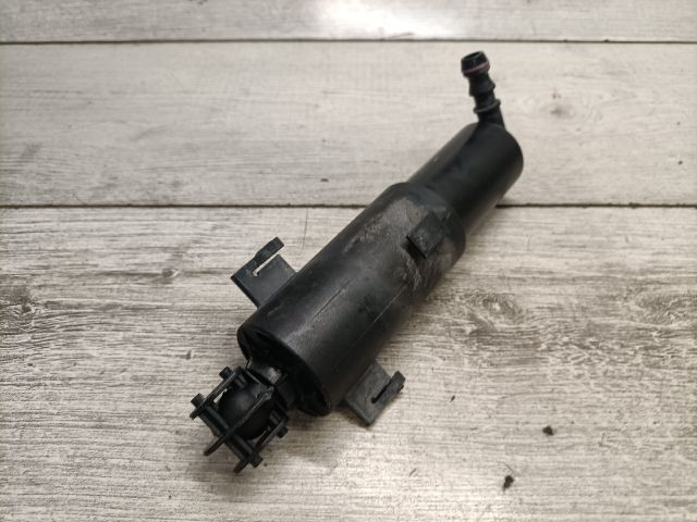 bontott BMW 3 E91 Bal Fényszórómosó Fúvóka