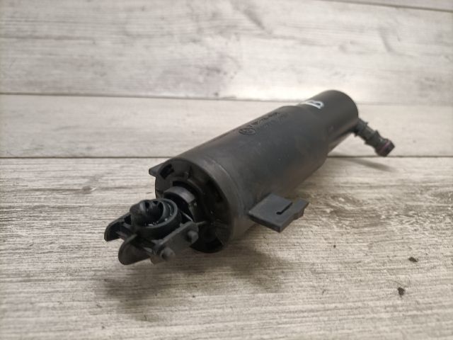 bontott BMW 3 E91 Bal Fényszórómosó Fúvóka