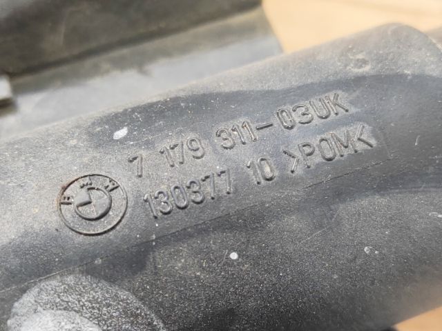 bontott BMW 3 E91 Bal Fényszórómosó Fúvóka