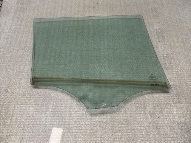 bontott BMW 3 E91 Bal hátsó Ablak