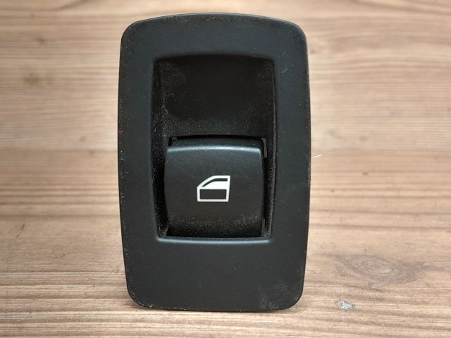bontott BMW 3 E91 Bal hátsó Ablakemelő Kapcsoló