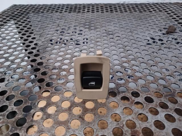 bontott BMW 3 E91 Bal hátsó Ablakemelő Kapcsoló