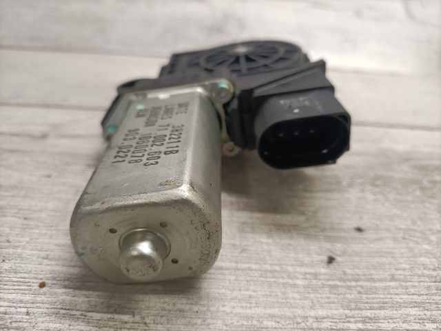 bontott BMW 3 E91 Bal hátsó Ablakemelő Motor