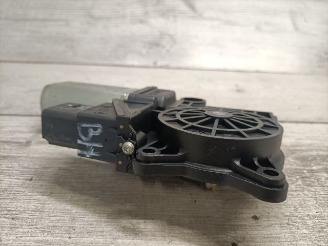 bontott BMW 3 E91 Bal hátsó Ablakemelő Motor